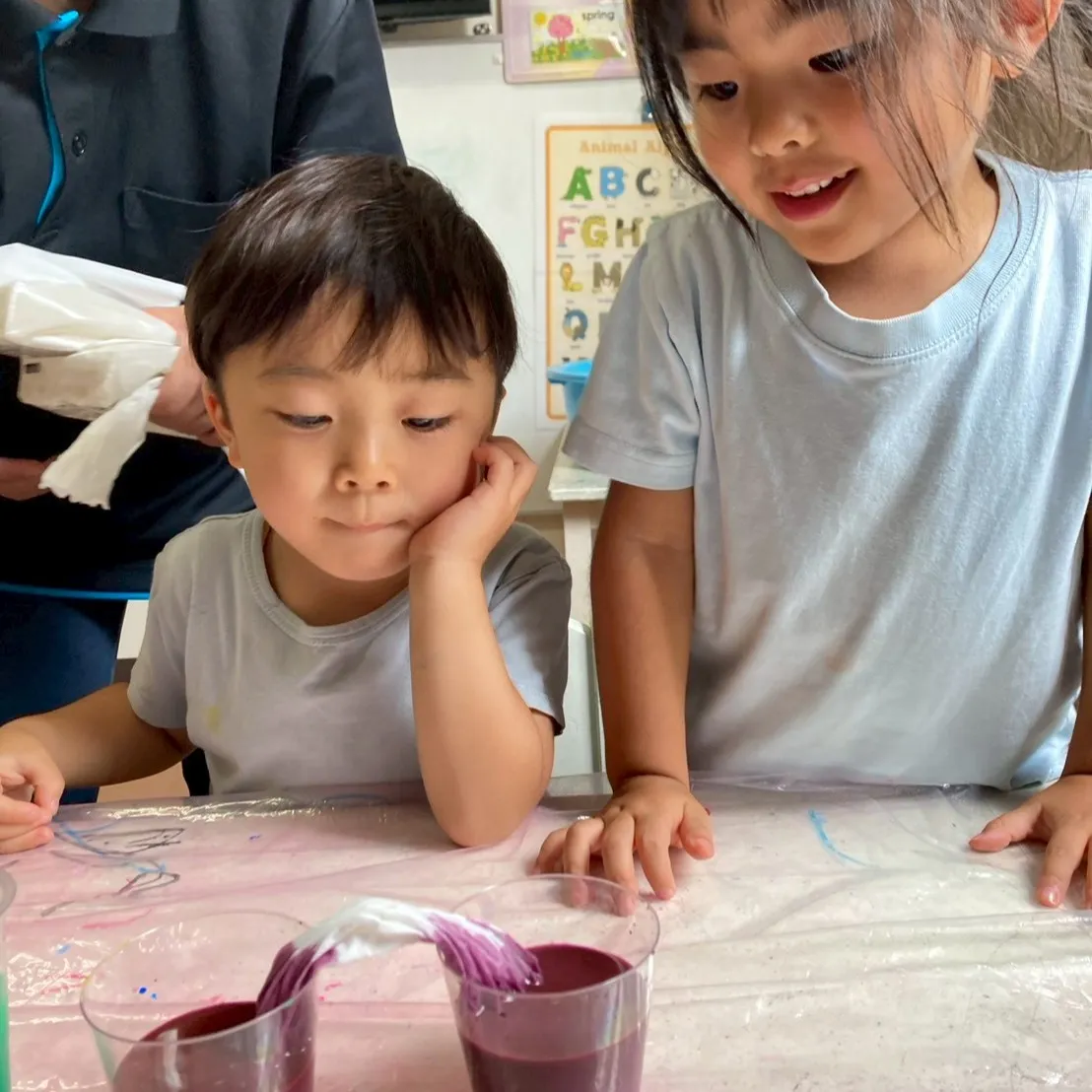 5月のReggioテーマは「Shapes & Colors」...