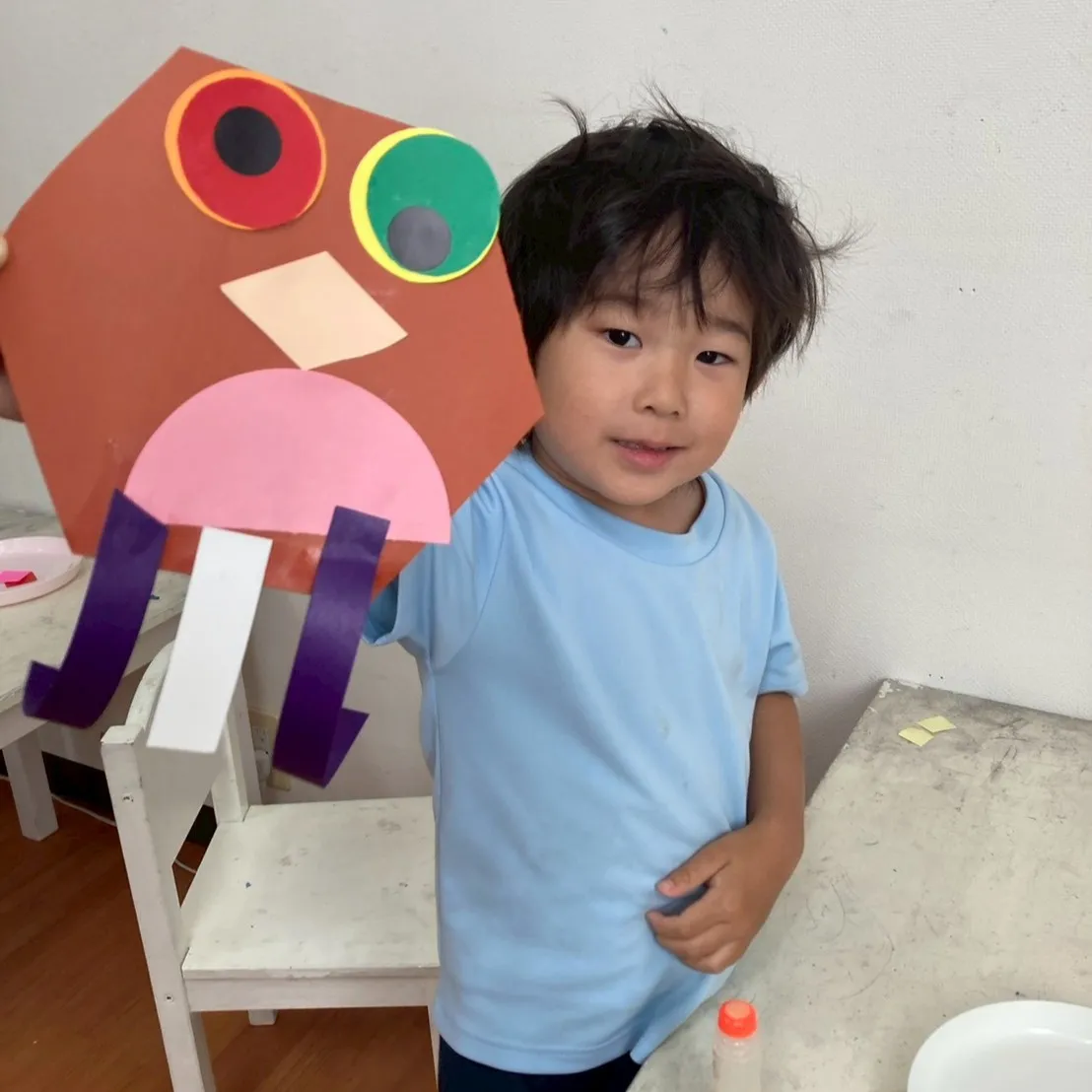 様々な形を組み合わせて自分だけのモンスターを作りました。