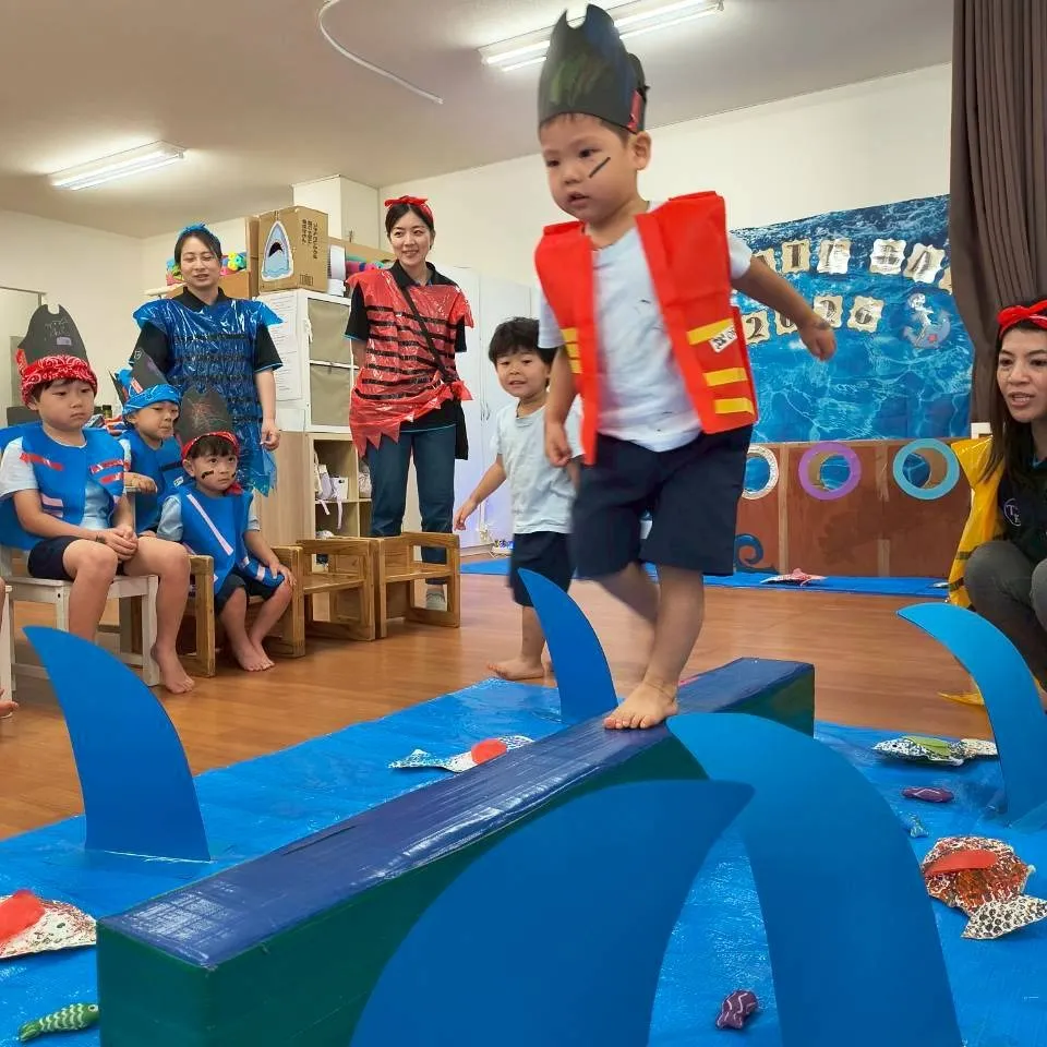 Pirates Dayでは、子どもたちが自分で作った衣装やア...